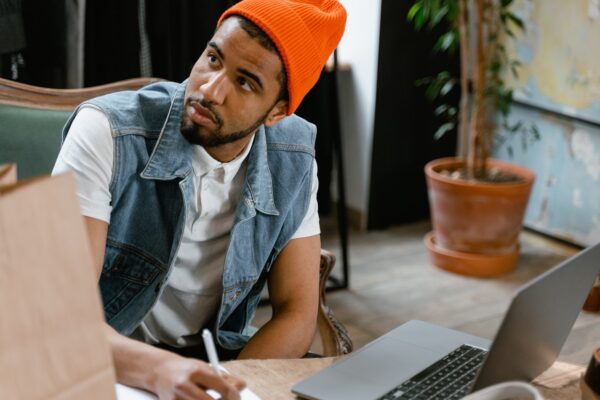 17 traits of an inconsiderate person (and how to deal with them)