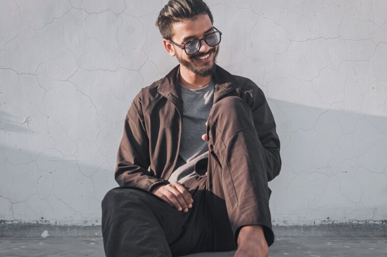 Why some men underestimate their own attractiveness