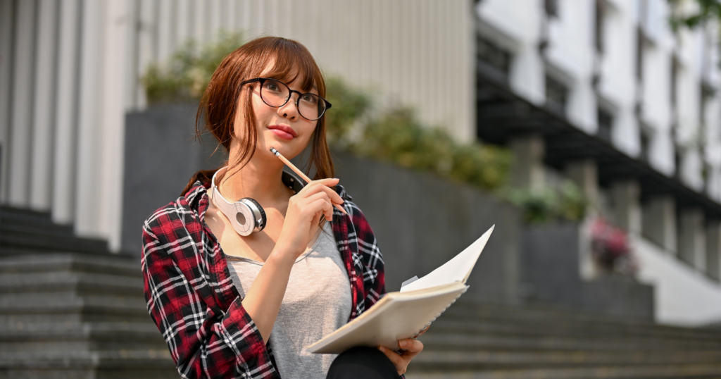 7 signs someone is actually highly intelligent, according to psychology